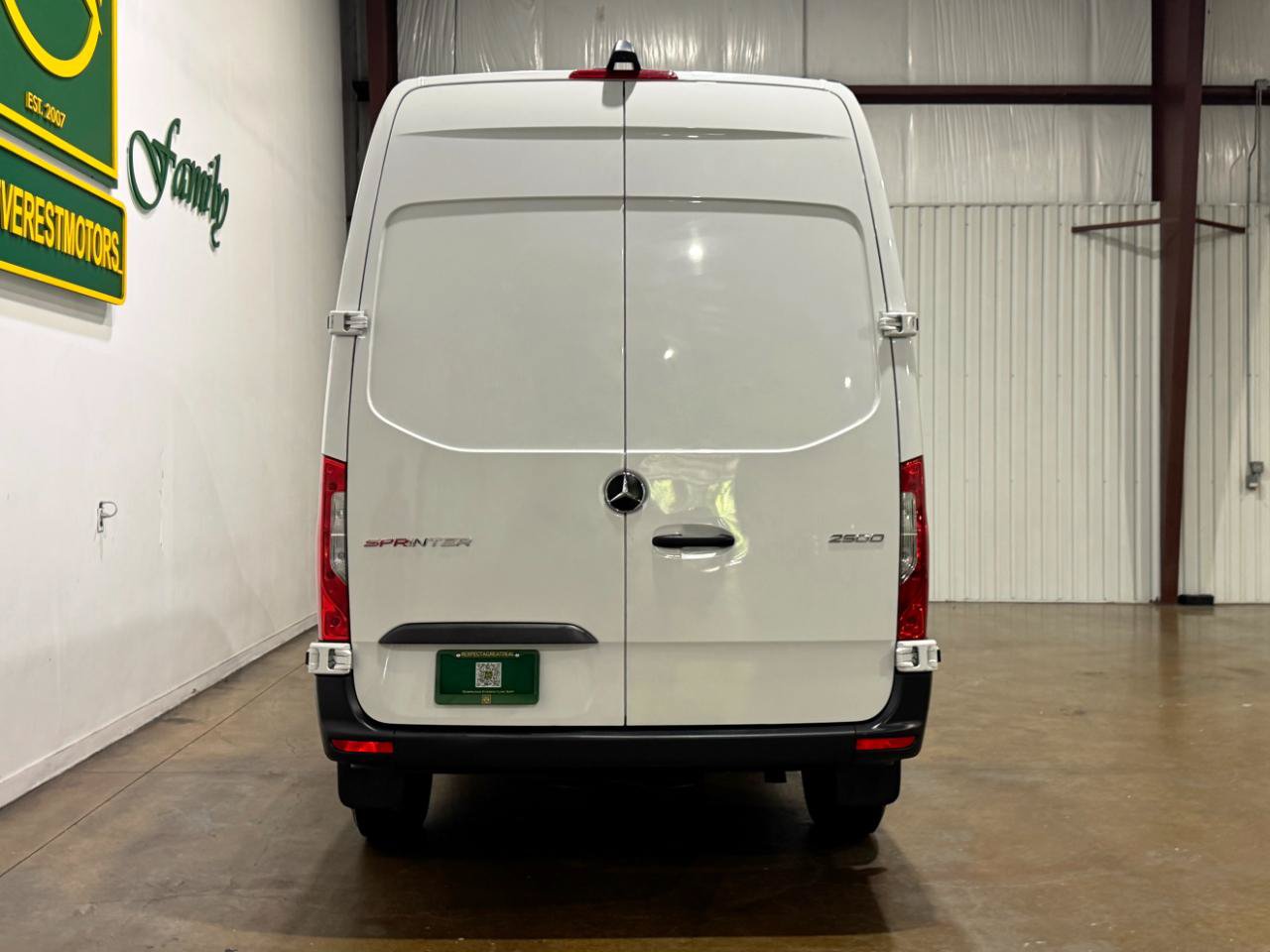 Used 2025 Mercedes-Benz Sprinter 2500 image 6