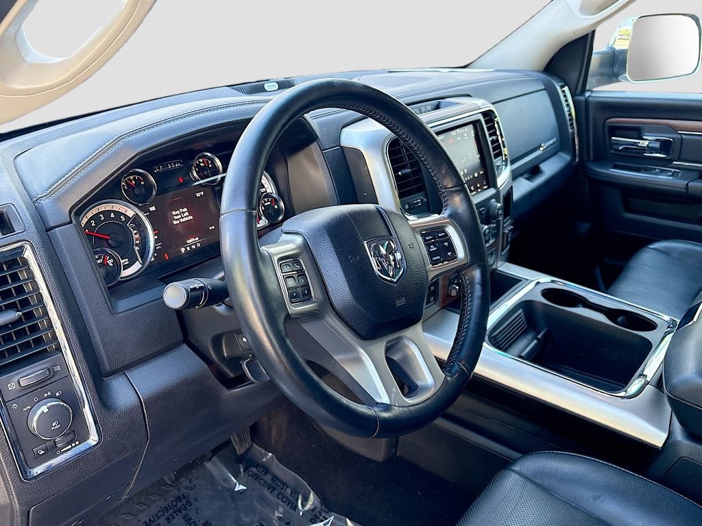Used 2018 RAM 1500 Laramie w/ Convenience Group AWD/4WD image 9