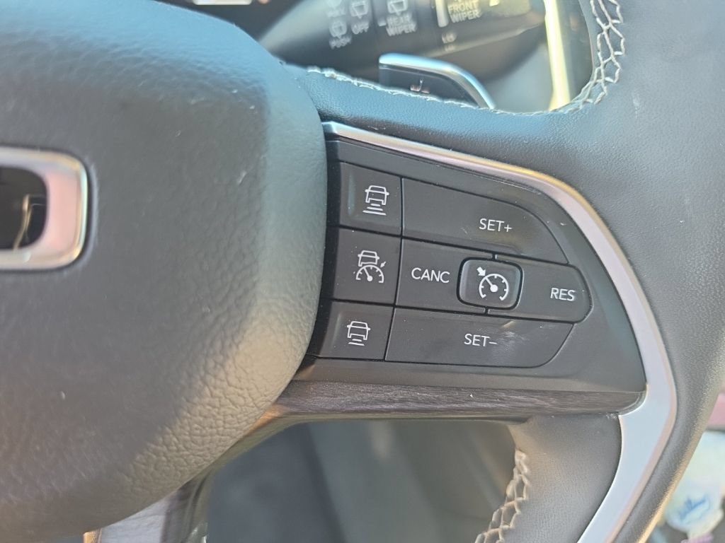 Used 2024 Jeep Grand Cherokee L Limited AWD/4WD image 33