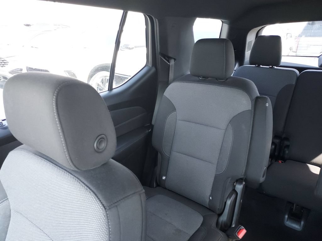 Used 2023 Chevrolet Traverse LT FWD image 12