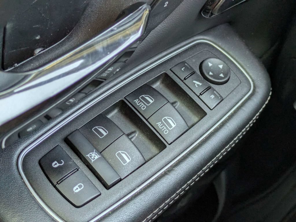 Used 2023 RAM 1500 Limited AWD/4WD image 25