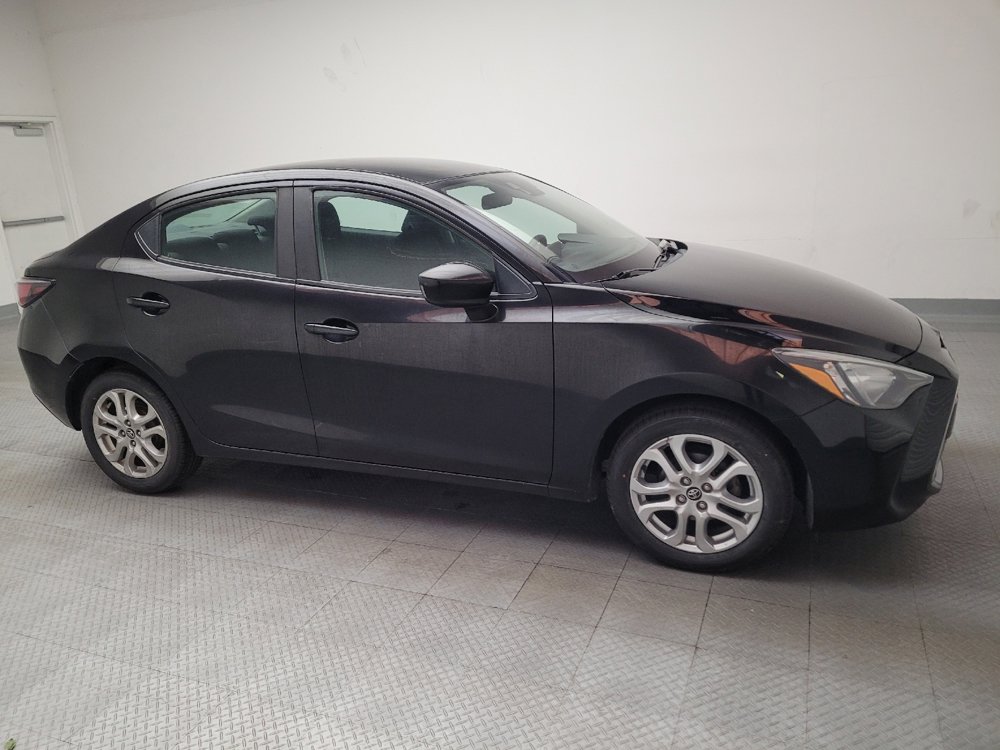 Used 2017 Toyota Yaris iA FWD image 11