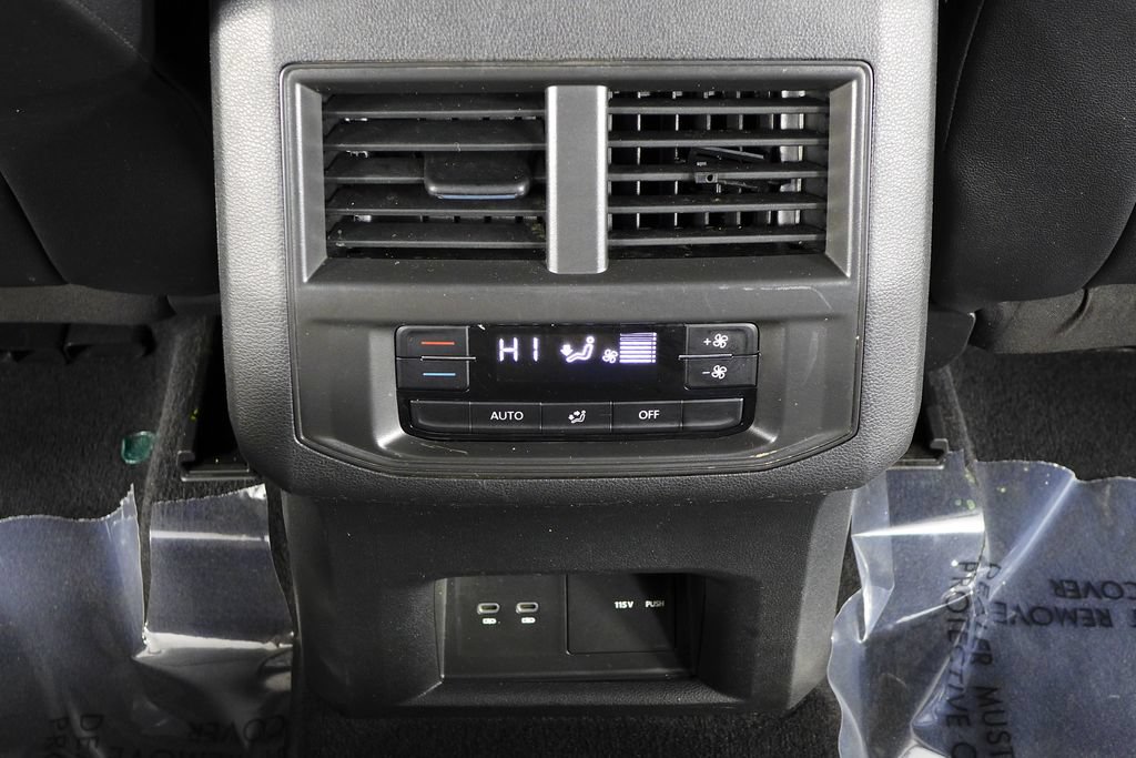 Certified 2023 Volkswagen Atlas SE w/ Black Wheel Package FWD image 24