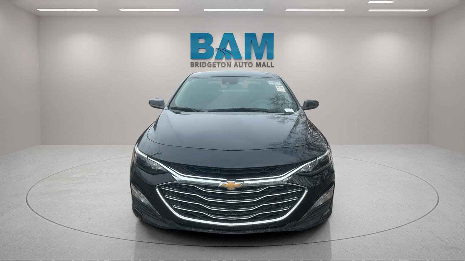 Used 2023 Chevrolet Malibu LT image 2