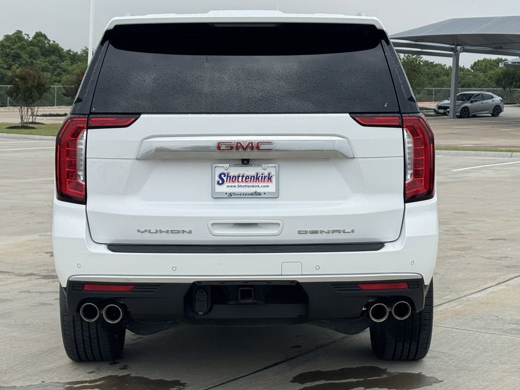 Used 2023 GMC Yukon Denali AWD/4WD image 5
