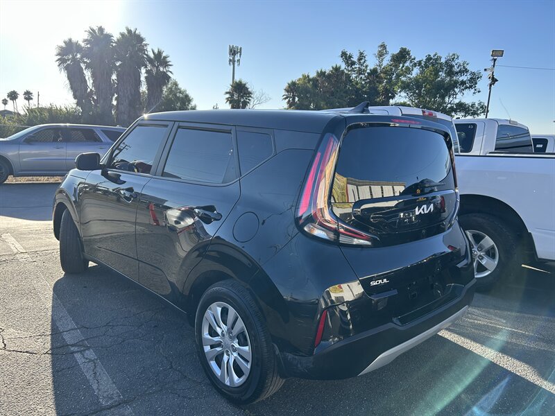 Used 2023 Kia Soul LX FWD image 8
