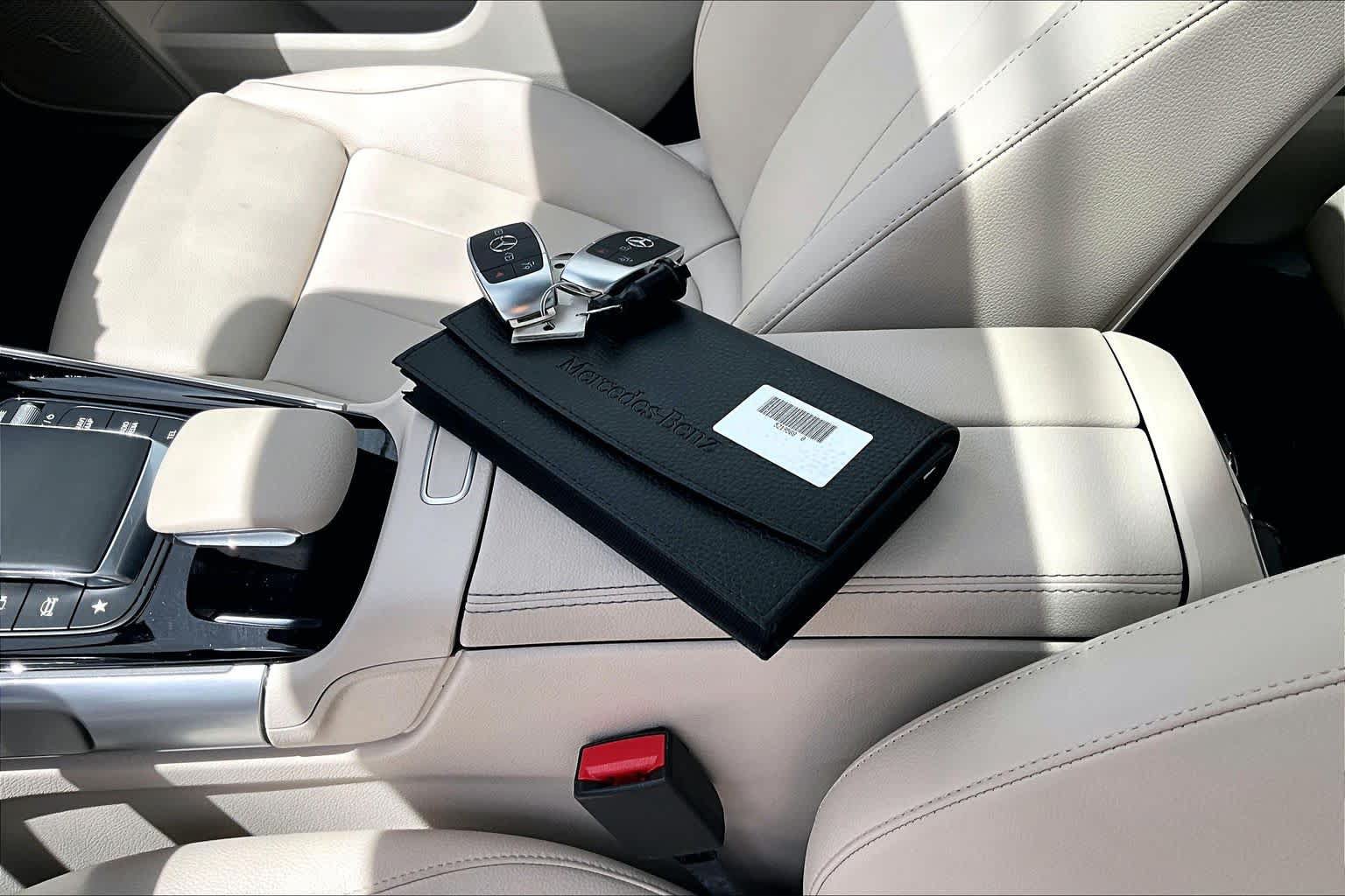 Certified 2023 Mercedes-Benz EQB 300 4MATIC w/ Exclusive Package image 14