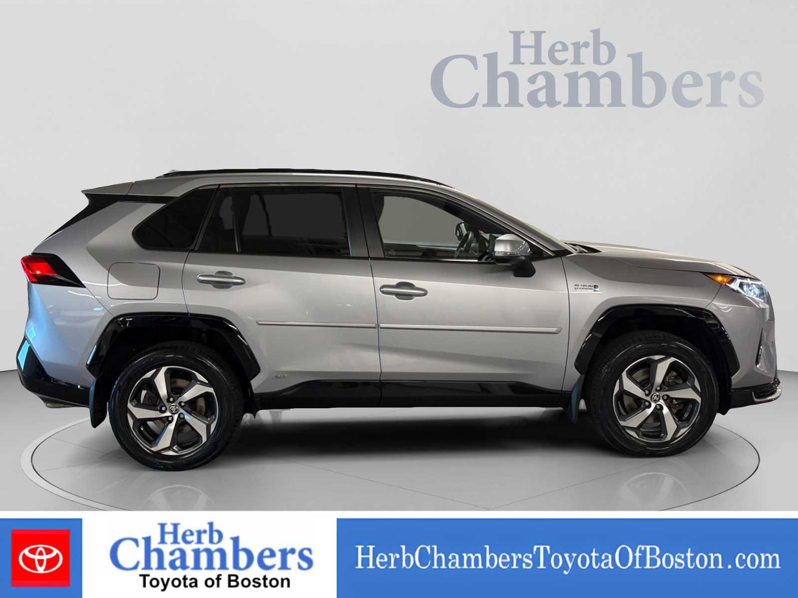Used 2021 Toyota RAV4 SE w/ Carpet Mat Package (TMS) AWD/4WD image 12
