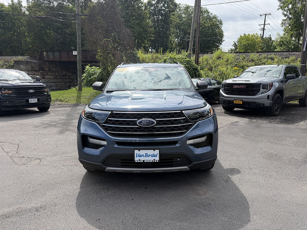 Used 2020 Ford Explorer XLT w/ Equipment Group 202A AWD/4WD image 10