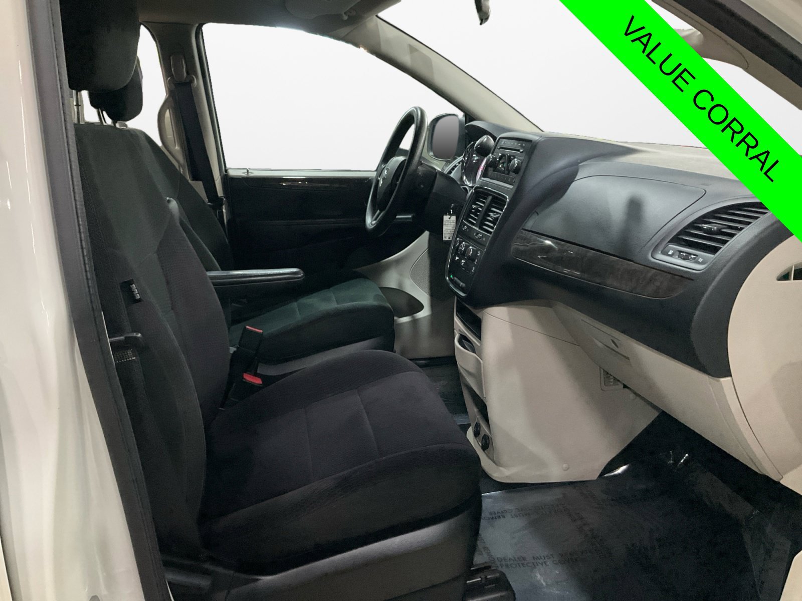 Used 2011 Dodge Grand Caravan Express FWD image 15