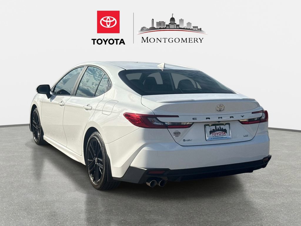 Used 2025 Toyota Camry SE FWD image 5
