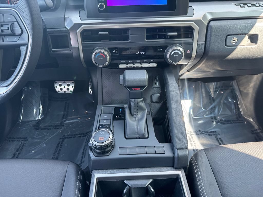 Used 2025 Toyota Tacoma TRD Sport AWD/4WD image 11