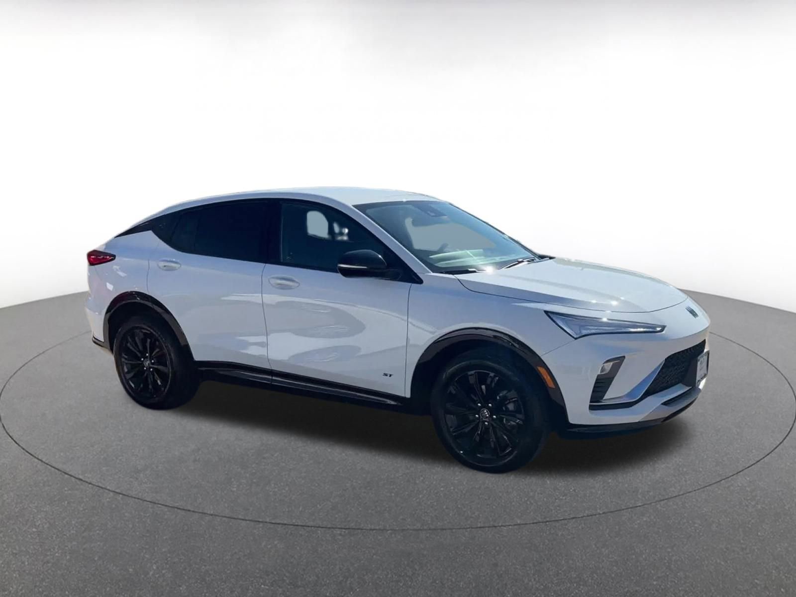 Used 2025 Buick Envista Sport Touring image 2