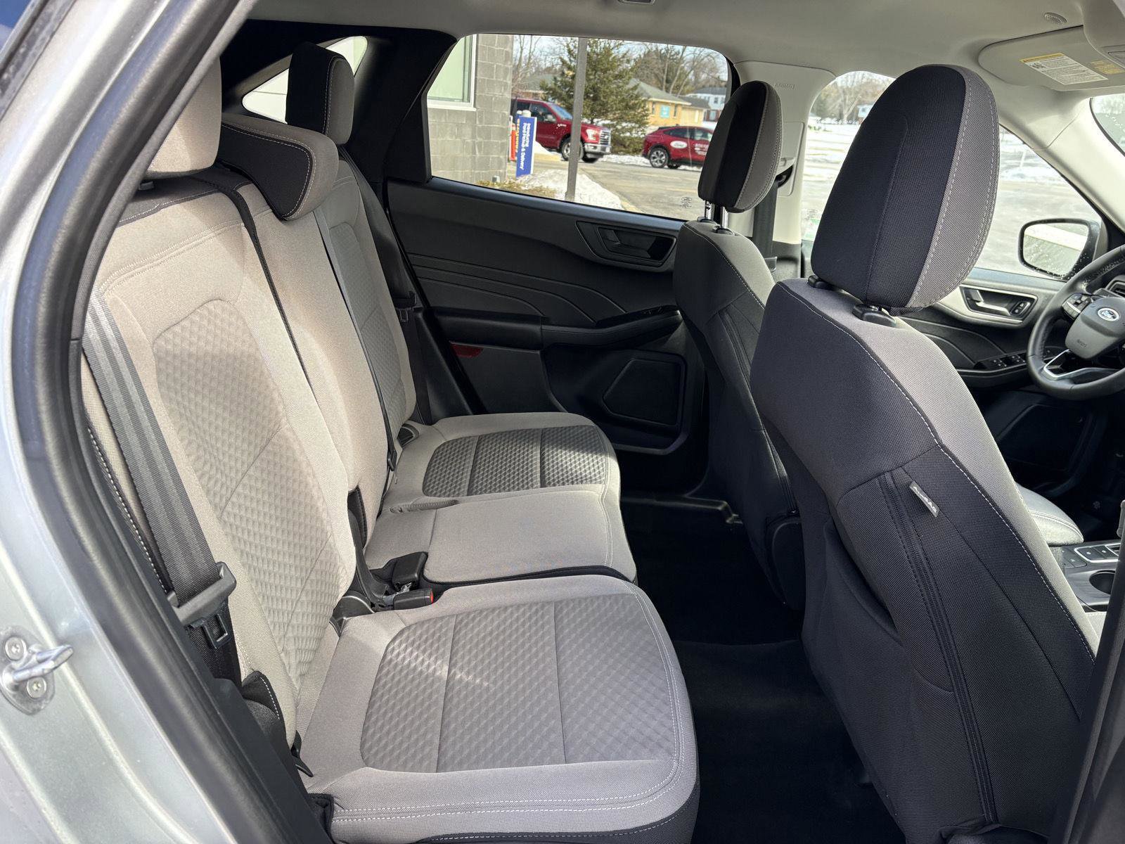 Used 2022 Ford Escape SE w/ Cold Weather Package image 21