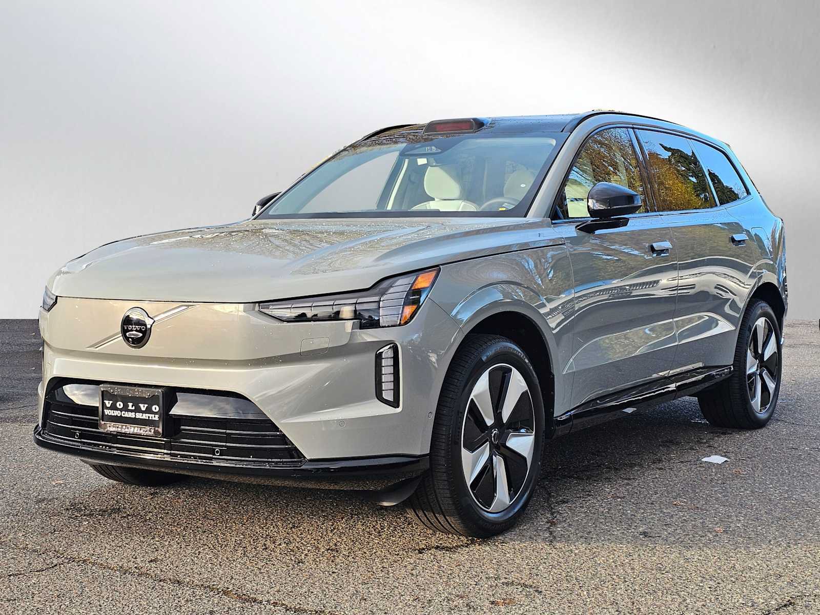 New 2025 Volvo EX90 Plus AWD/4WD image 3
