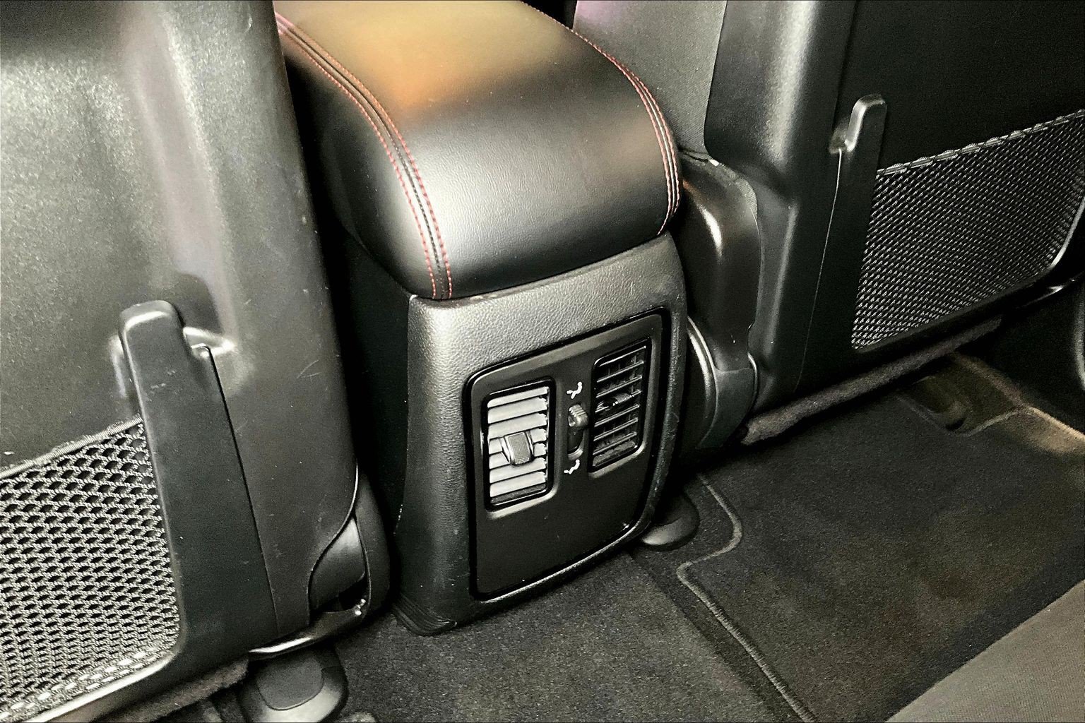 Used 2024 Dodge Durango GT AWD/4WD image 11