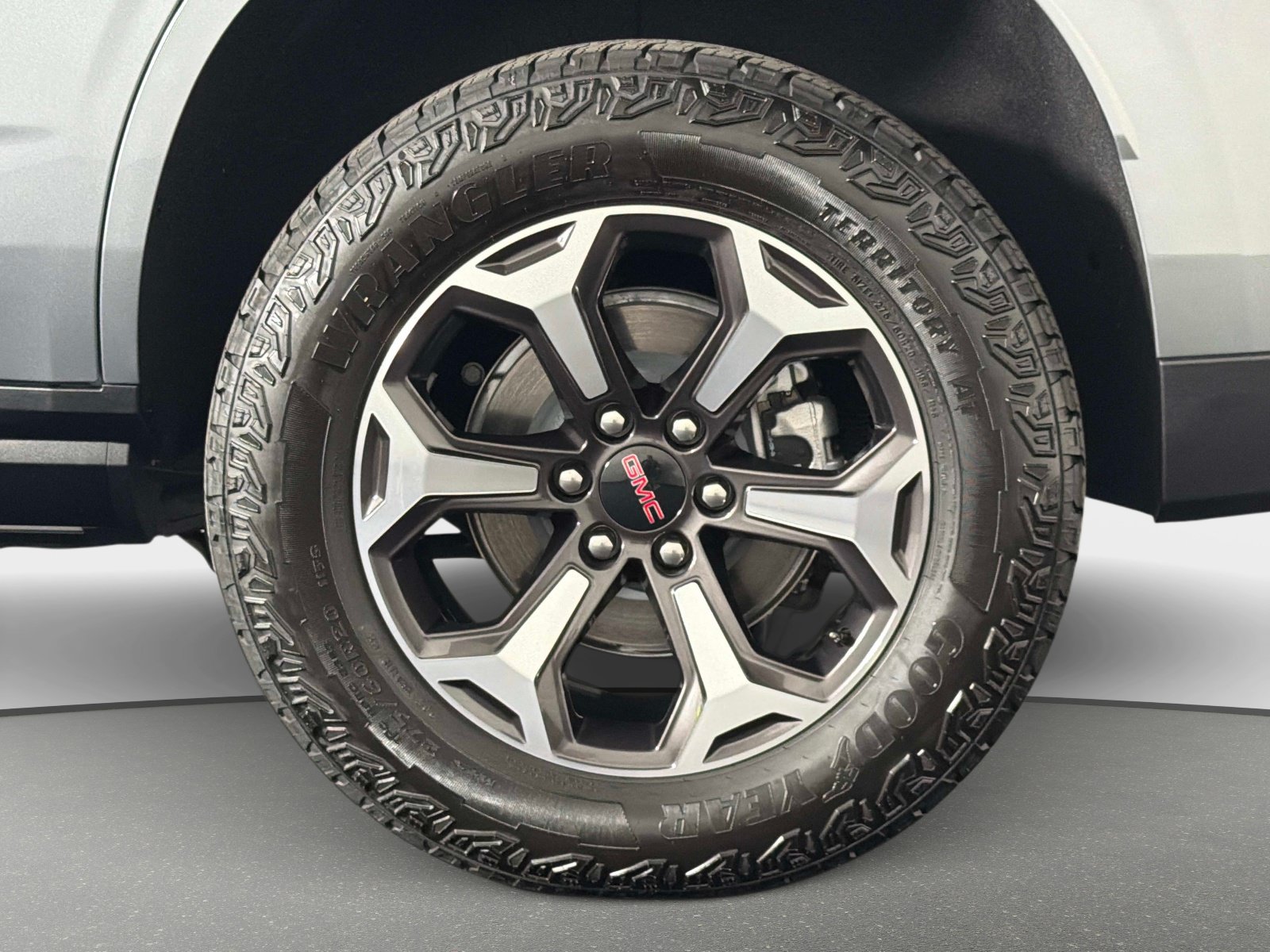 Used 2026 GMC Yukon AT4 Ultimate AWD/4WD image 12