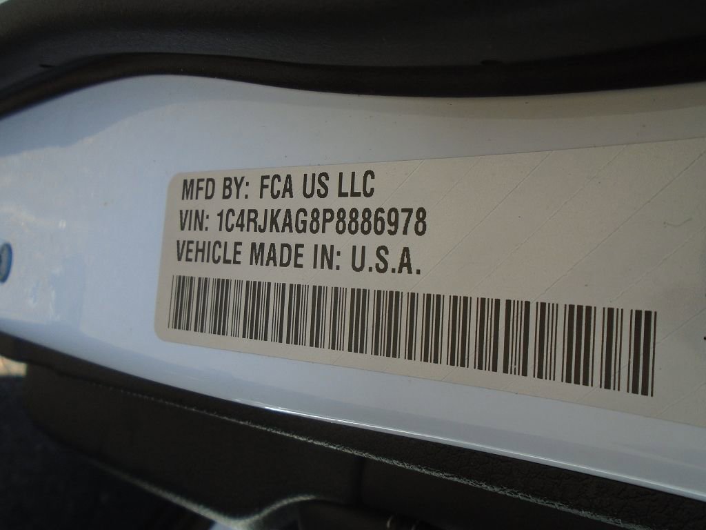 Certified 2023 Jeep Grand Cherokee L Laredo image 21