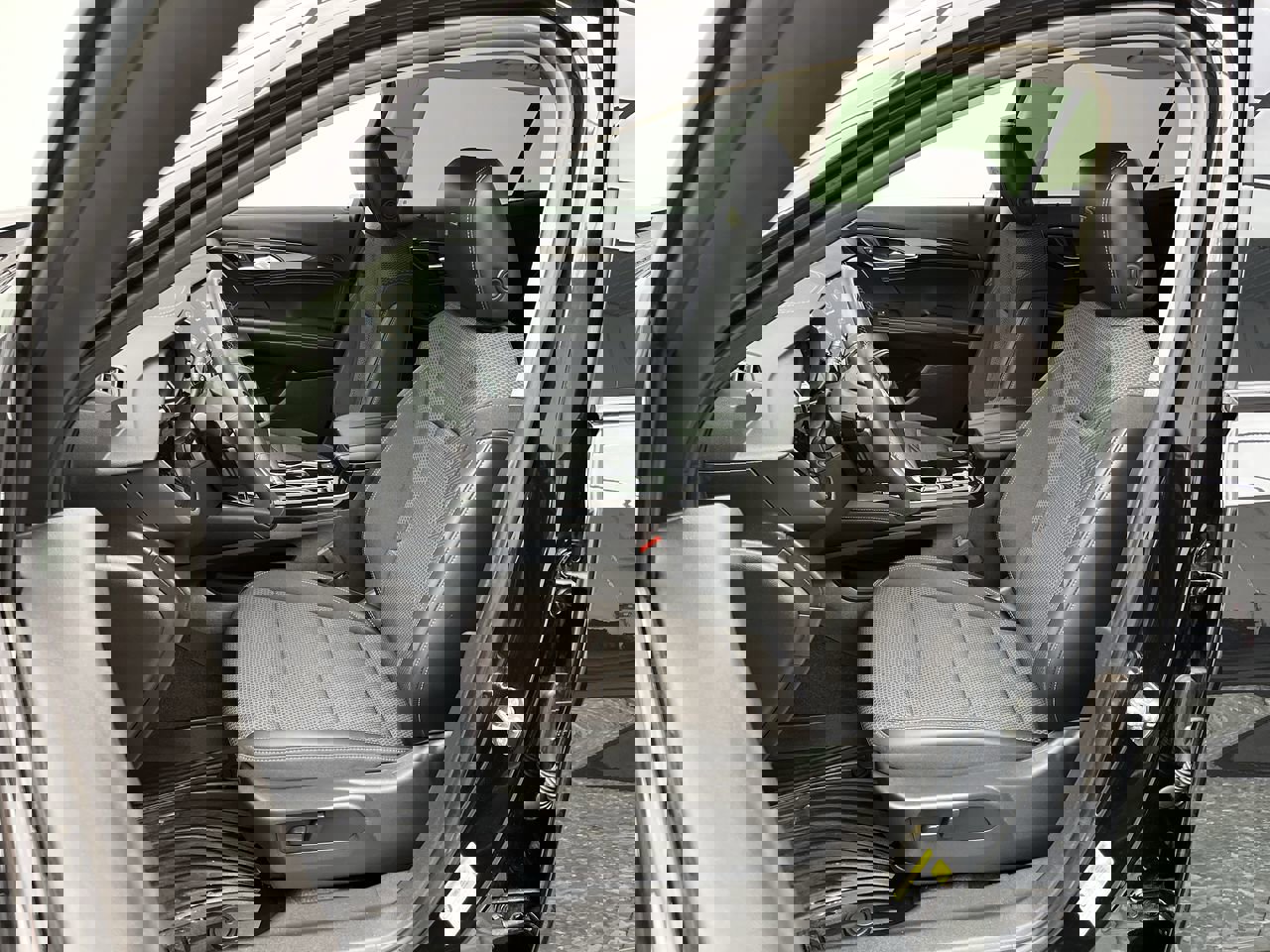 Certified 2023 Buick Envision Preferred w/ Sport Touring Package image 9