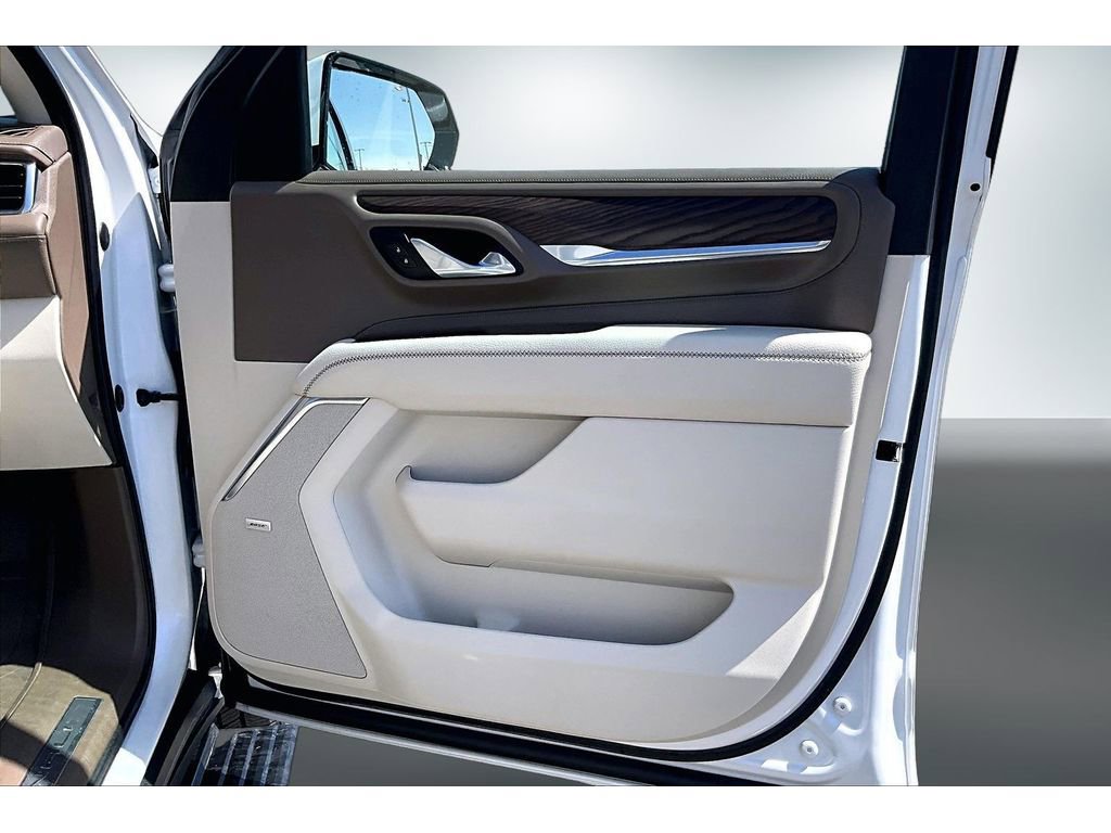 Used 2023 GMC Yukon XL Denali w/ Denali Reserve Package AWD/4WD image 25