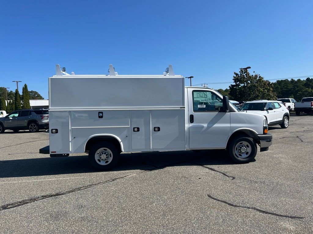 New 2025 Chevrolet Express 3500 w/ Power Convenience Package RWD image 10
