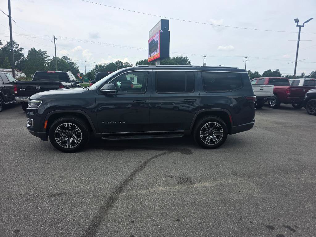 Used 2022 Jeep Wagoneer Series III w/ Convenience Group I AWD/4WD image 2