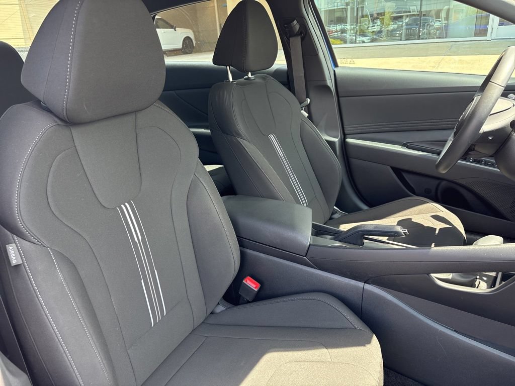 Certified 2025 Hyundai Elantra Sport FWD image 13