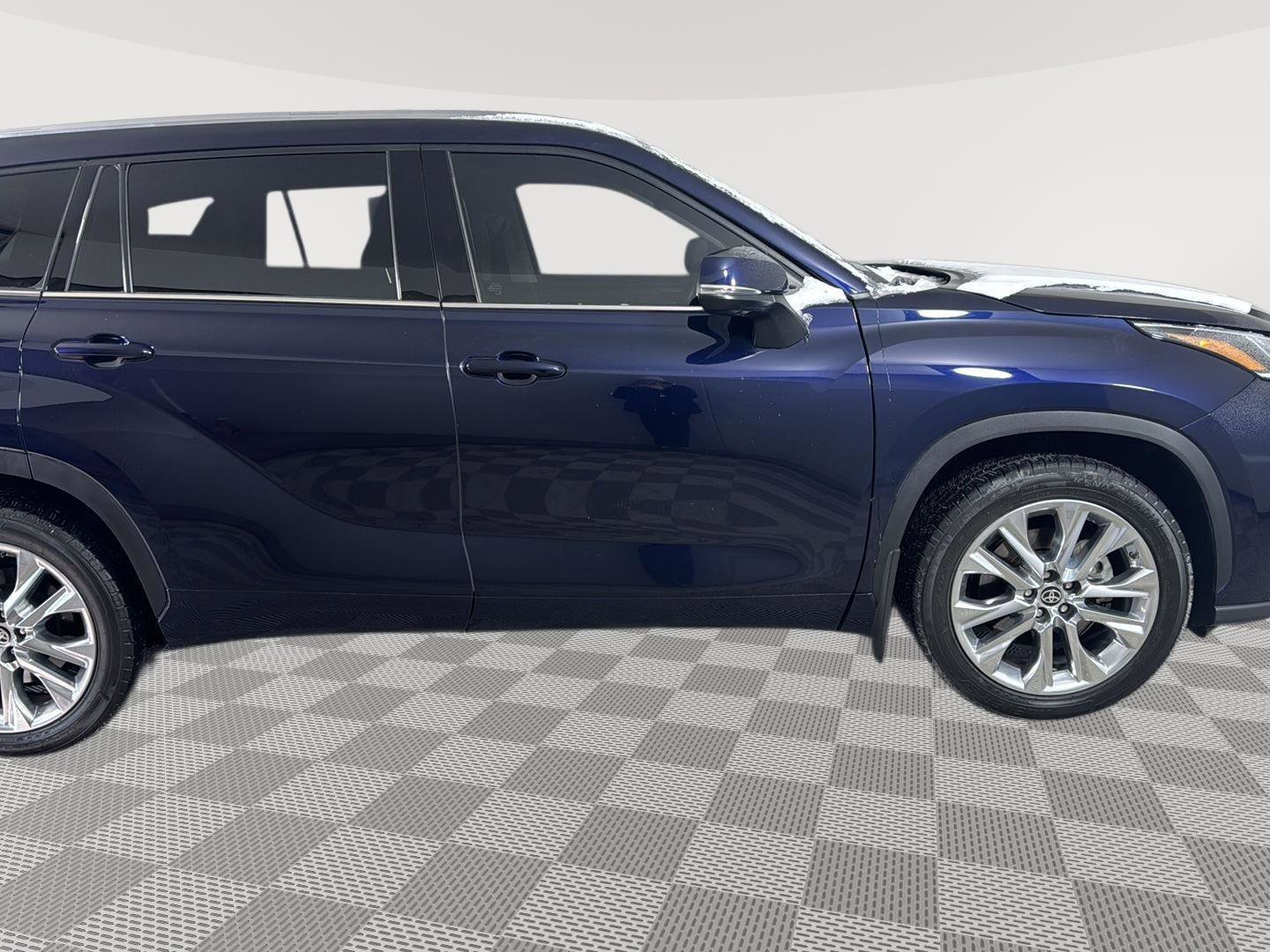 Used 2021 Toyota Highlander Limited image 6