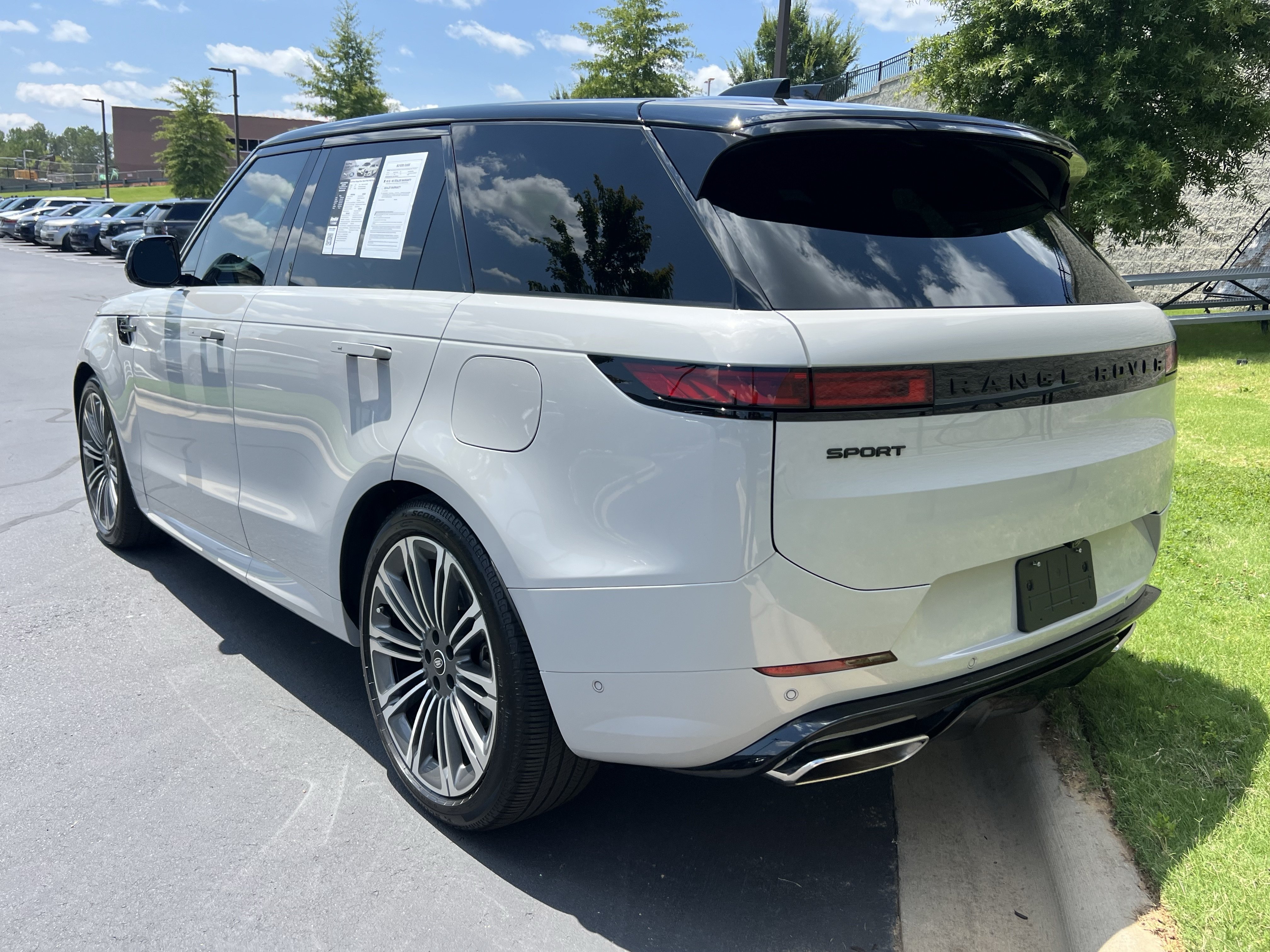 Certified 2025 Land Rover Range Rover Sport Dynamic SE AWD/4WD image 5