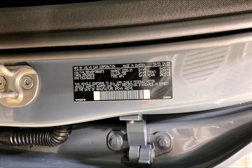 Certified 2023 Volvo XC60 B5 Plus w/ Climate Package image 18
