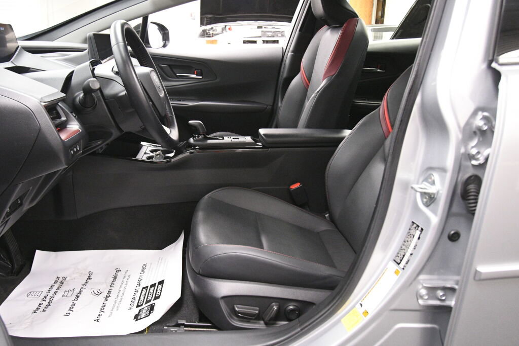 Used 2023 Toyota Prius Prime FWD image 10