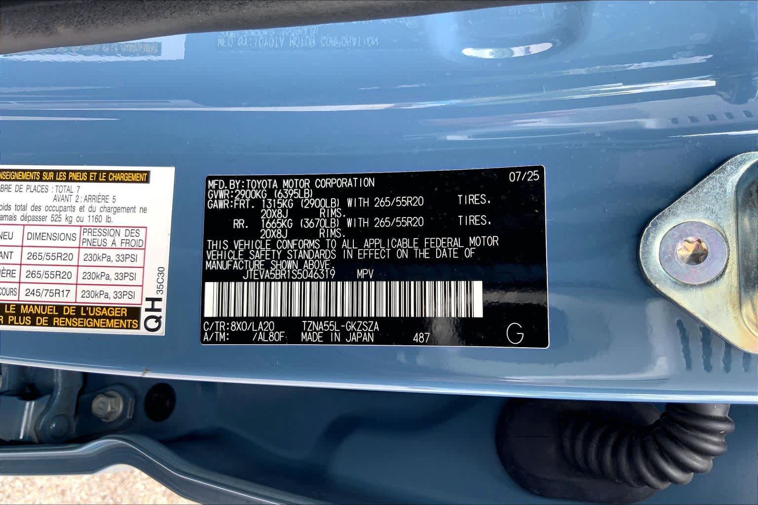 Used 2025 Toyota 4Runner Limited AWD/4WD image 36