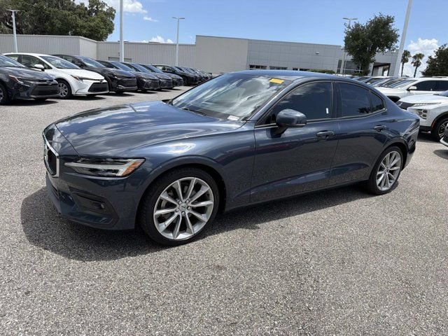 Used 2021 Volvo S60 T5 Momentum w/ Premium Package FWD image 5