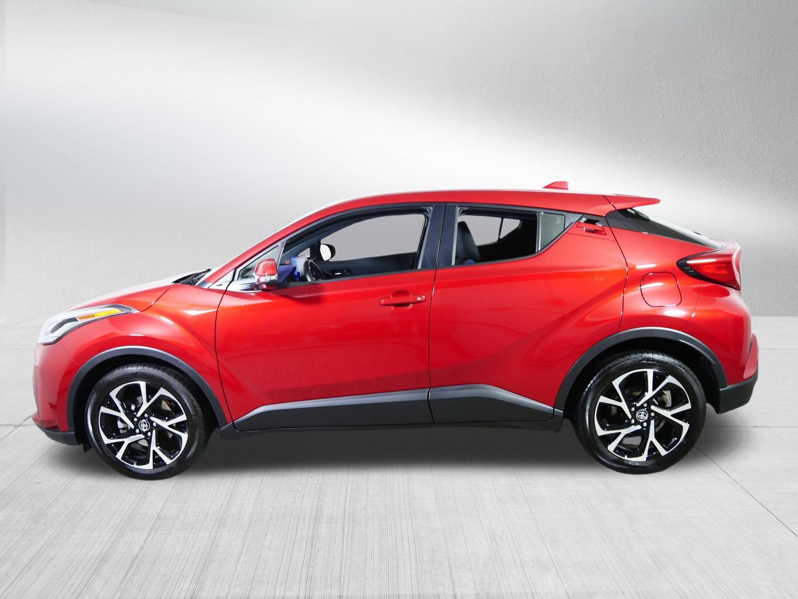 Used 2020 Toyota C-HR XLE FWD image 4