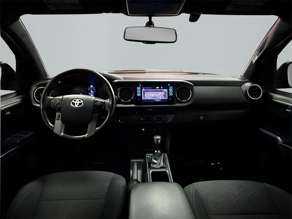 Used 2016 Toyota Tacoma TRD Sport image 11