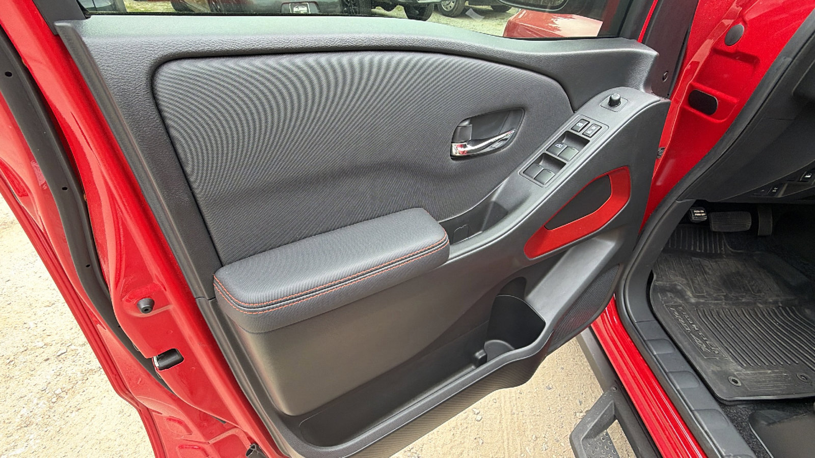 Used 2024 Nissan Frontier PRO-4X w/ Off-Road Protection Package image 14