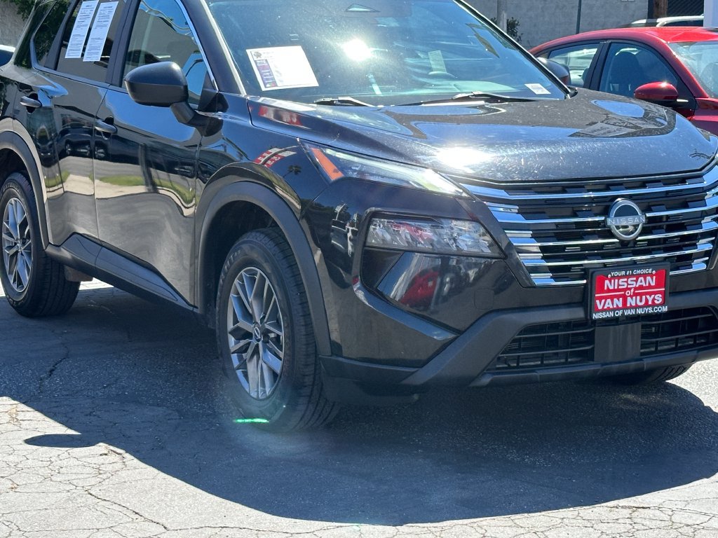 Used 2024 Nissan Rogue S FWD image 11