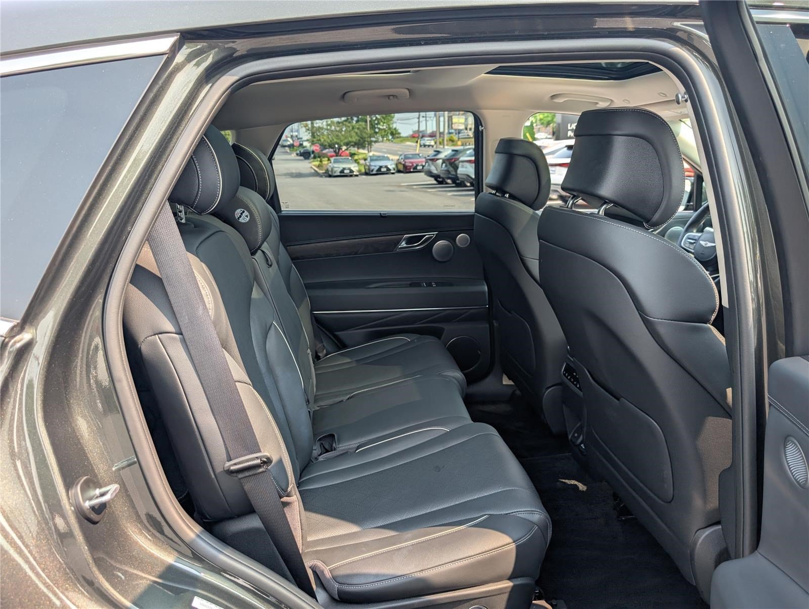 Used 2025 Genesis GV80 2.5T Prestige AWD/4WD image 11