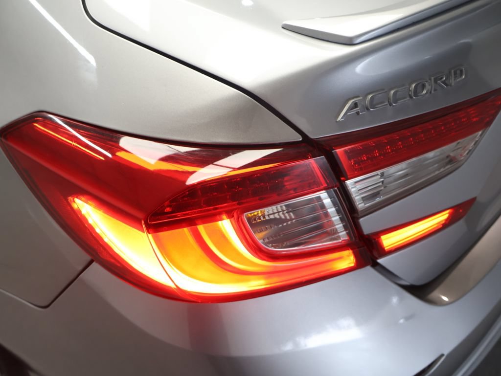 Used 2018 Honda Accord Sport image 30