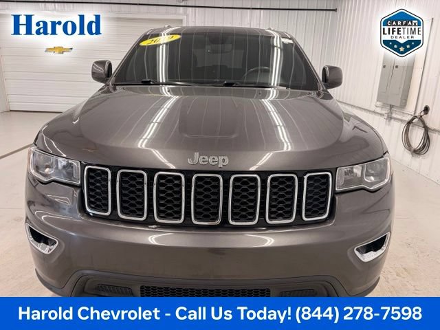 Used 2019 Jeep Grand Cherokee Laredo w/ Security & Convenience Group AWD/4WD image 2