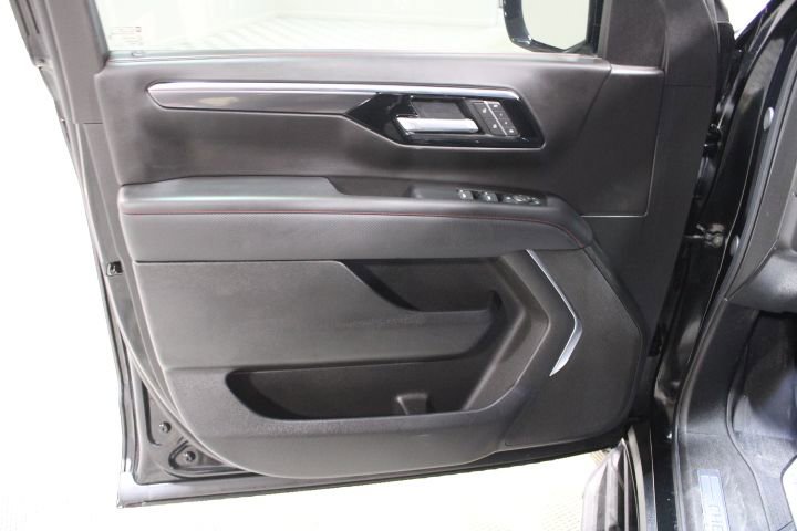 Used 2025 Chevrolet Tahoe RST AWD/4WD image 17