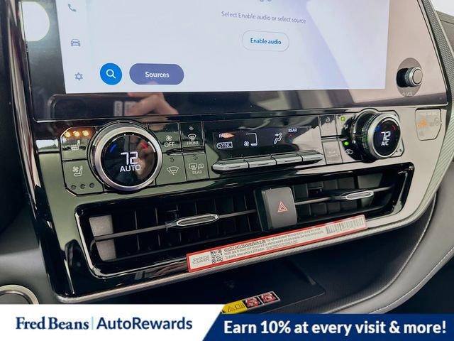 New 2026 Toyota Highlander Platinum image 18