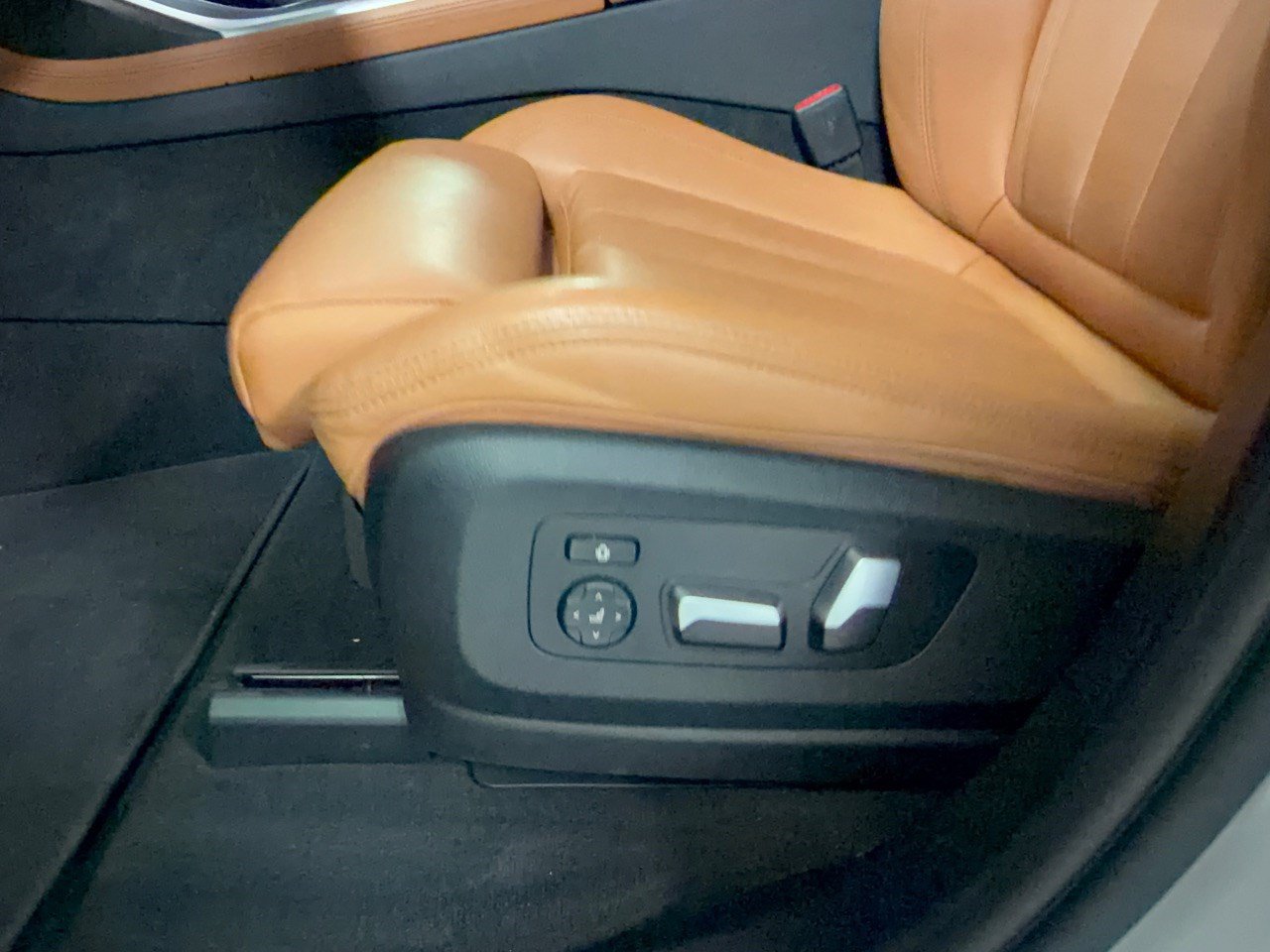 Certified 2022 BMW X7 xDrive40i w/ Premium Package AWD/4WD image 16