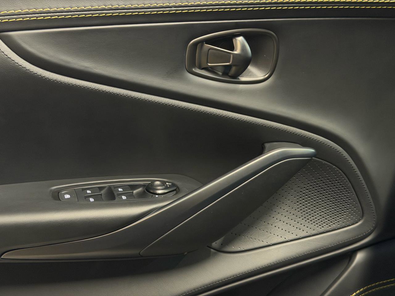 Used 2021 Aston Martin DBX image 20