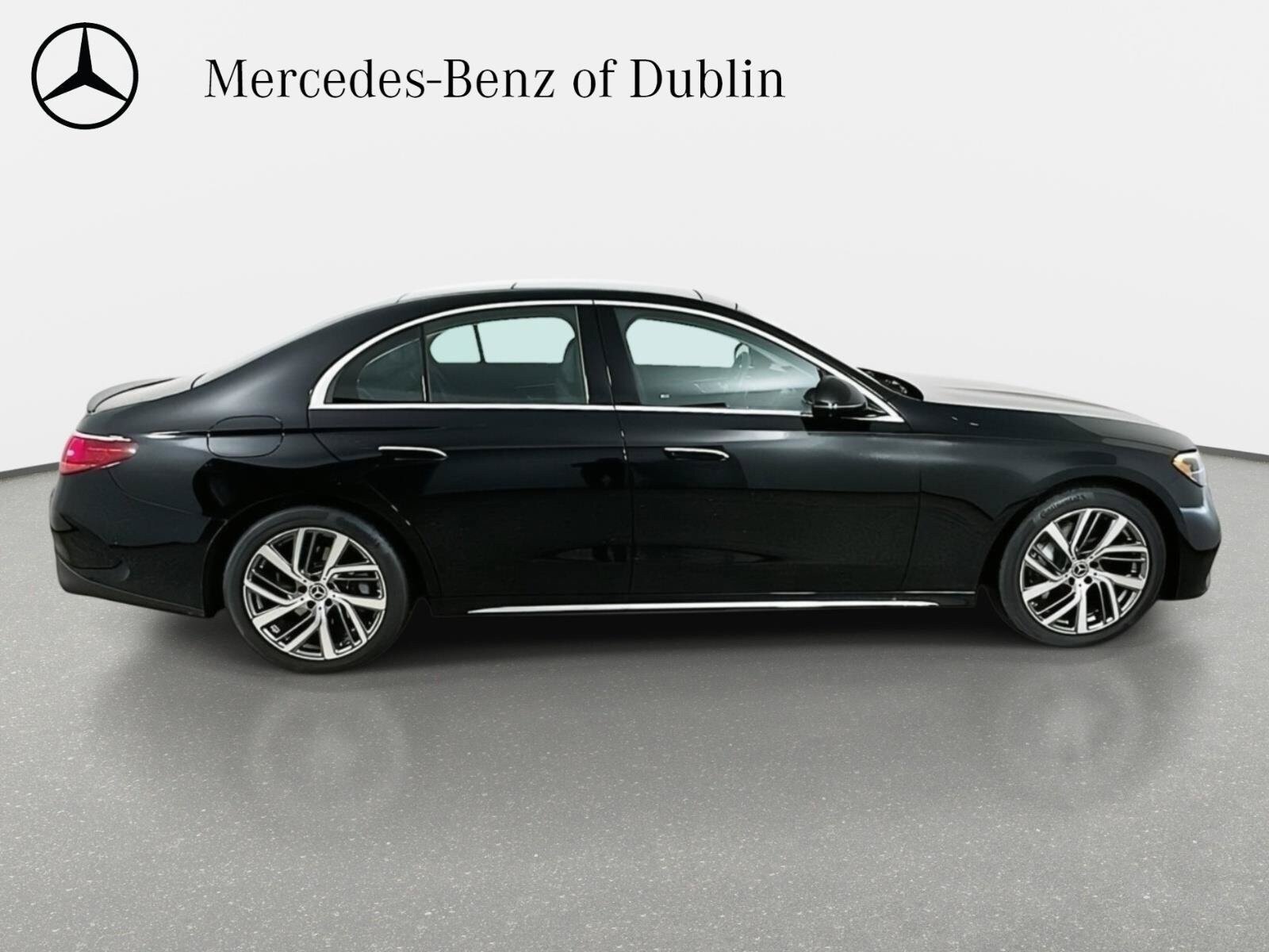 Used 2026 Mercedes-Benz E 350 4MATIC Sedan image 4