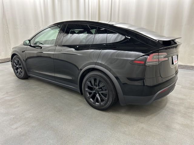 Used 2024 Tesla Model X image 3