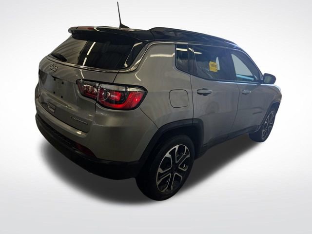 Used 2022 Jeep Compass Limited AWD/4WD image 2
