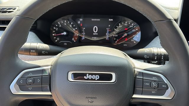 Used 2022 Jeep Compass Latitude AWD/4WD image 11