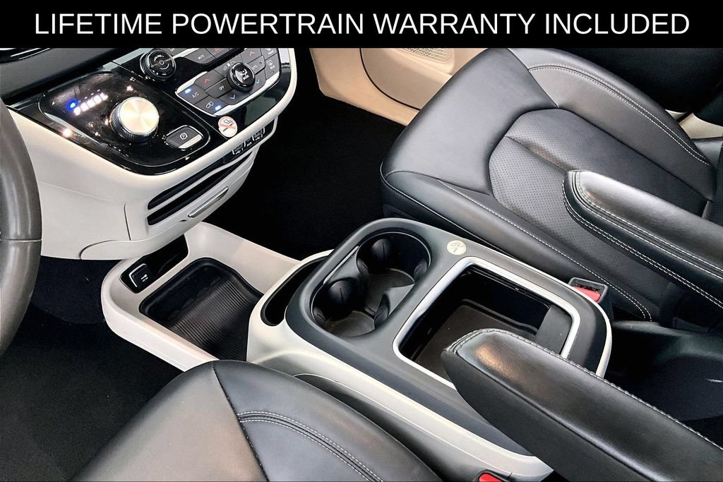 Used 2024 Chrysler Pacifica Touring-L FWD image 17