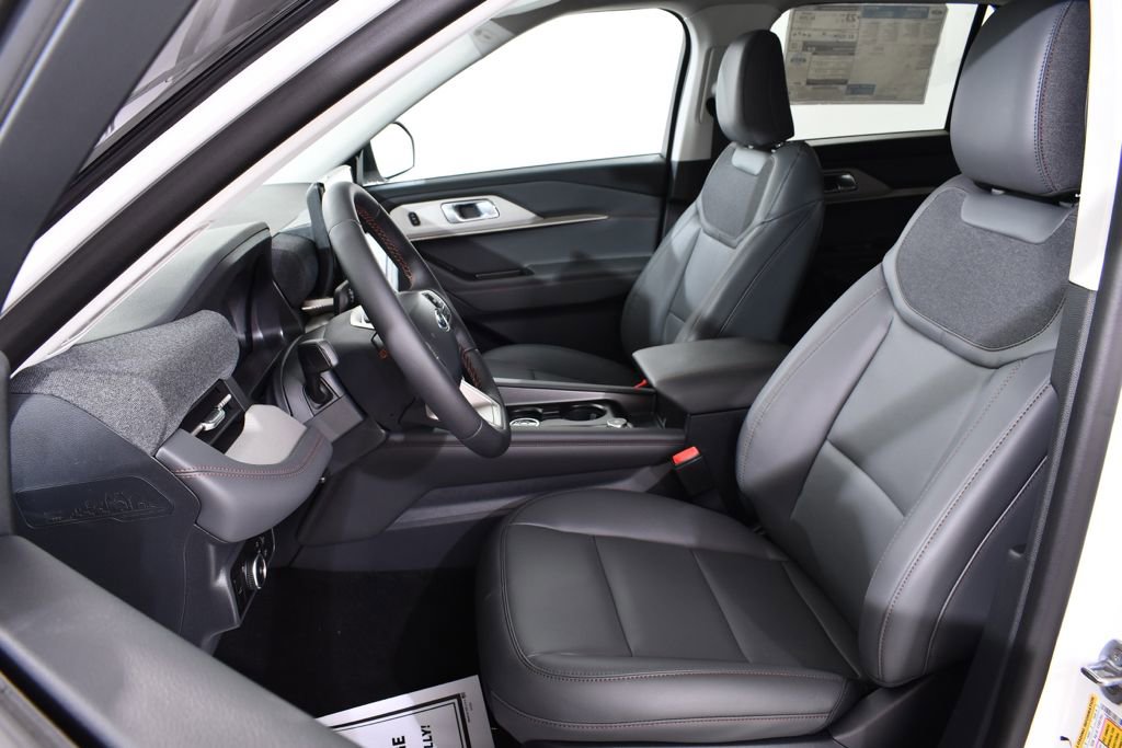 New 2026 Ford Explorer Active w/ Active Comfort Package image 6